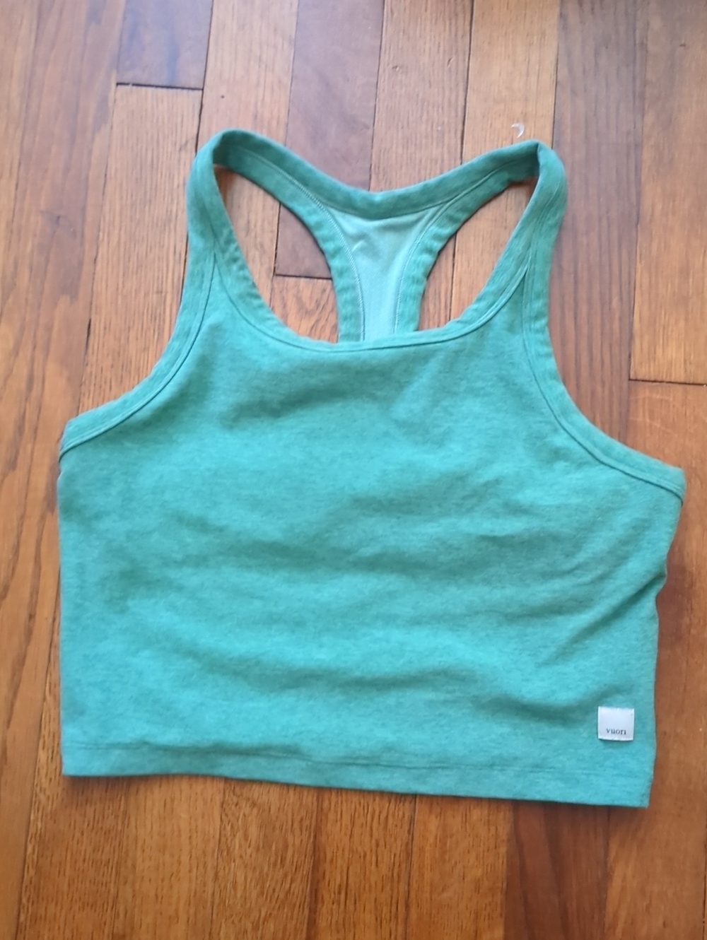 vuori heather aqua green crop tank